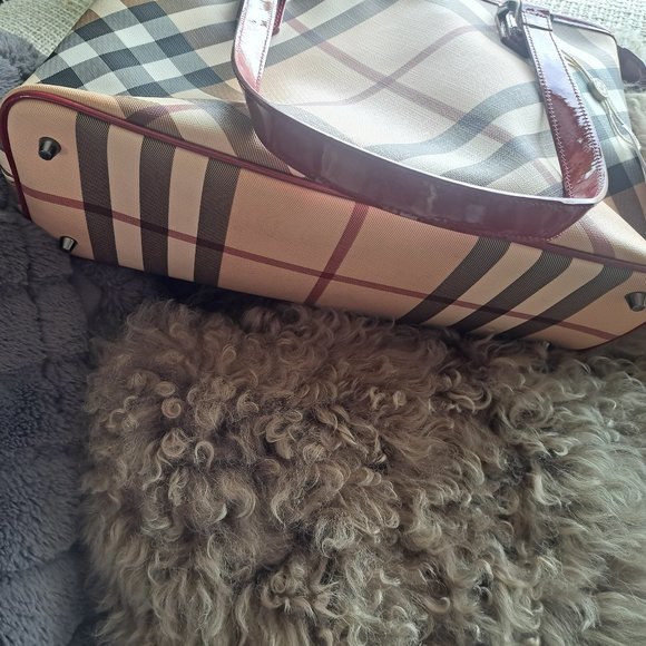Authentic Burberry Tote - Picture 6 of 8